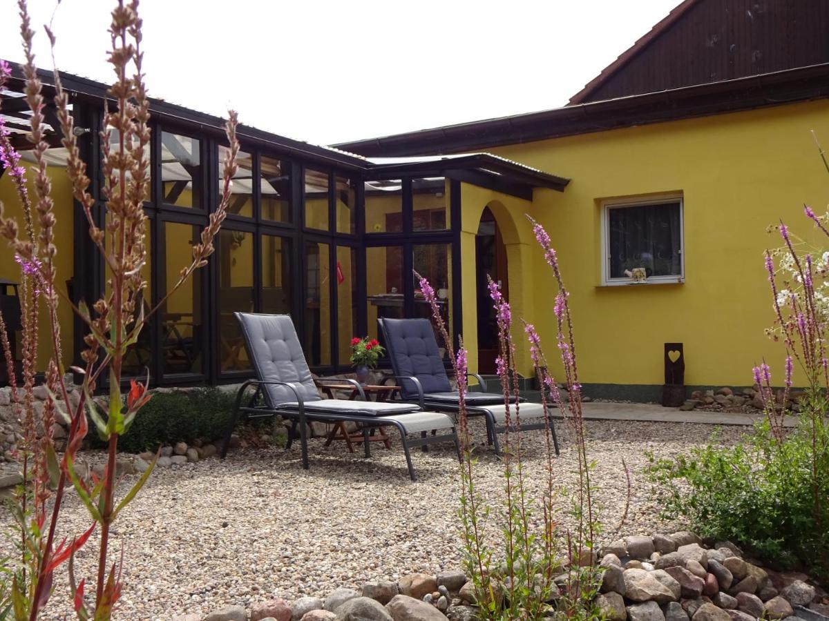 Ferienhaus "Am Gutspark" Alt Tucheband Buitenkant foto