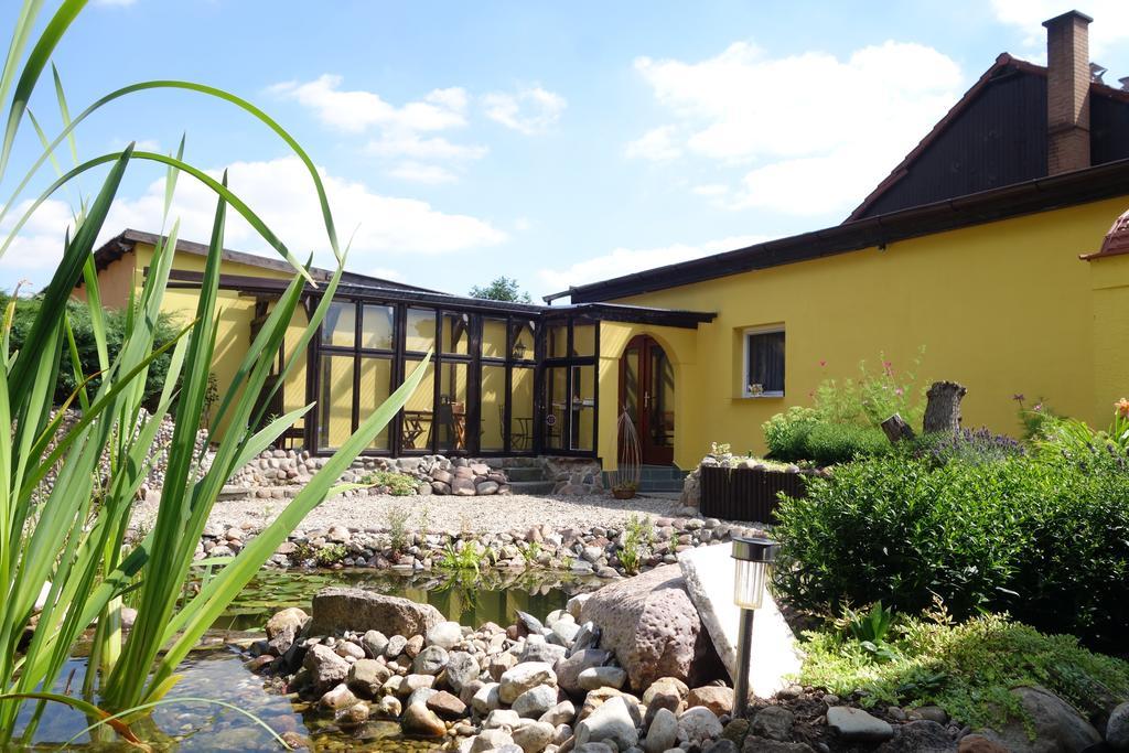 Ferienhaus "Am Gutspark" Alt Tucheband Buitenkant foto