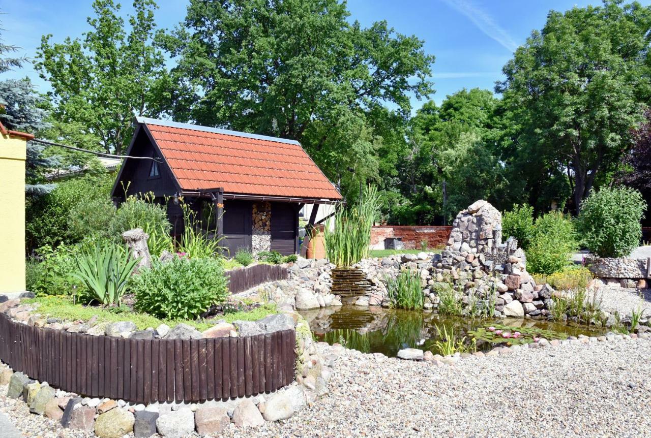 Ferienhaus "Am Gutspark" Alt Tucheband Buitenkant foto