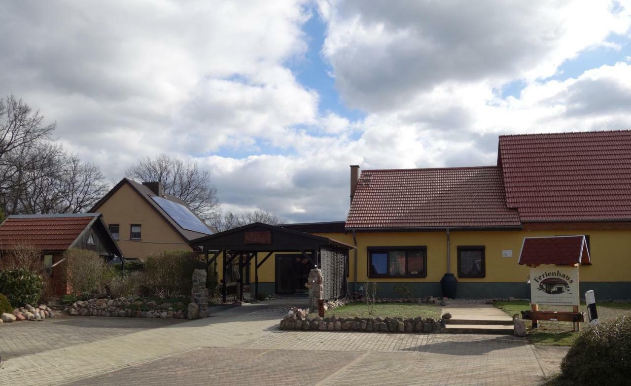 Ferienhaus "Am Gutspark" Alt Tucheband Buitenkant foto